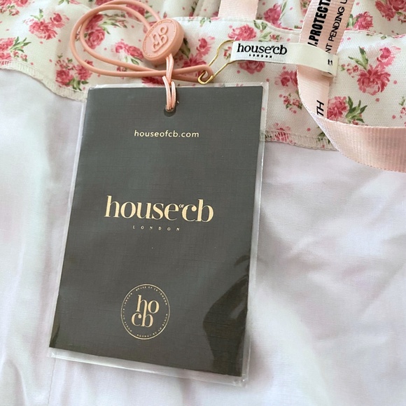 NEW House of CB Chicca Rosebud Print Top Medium - Picture 13 of 15